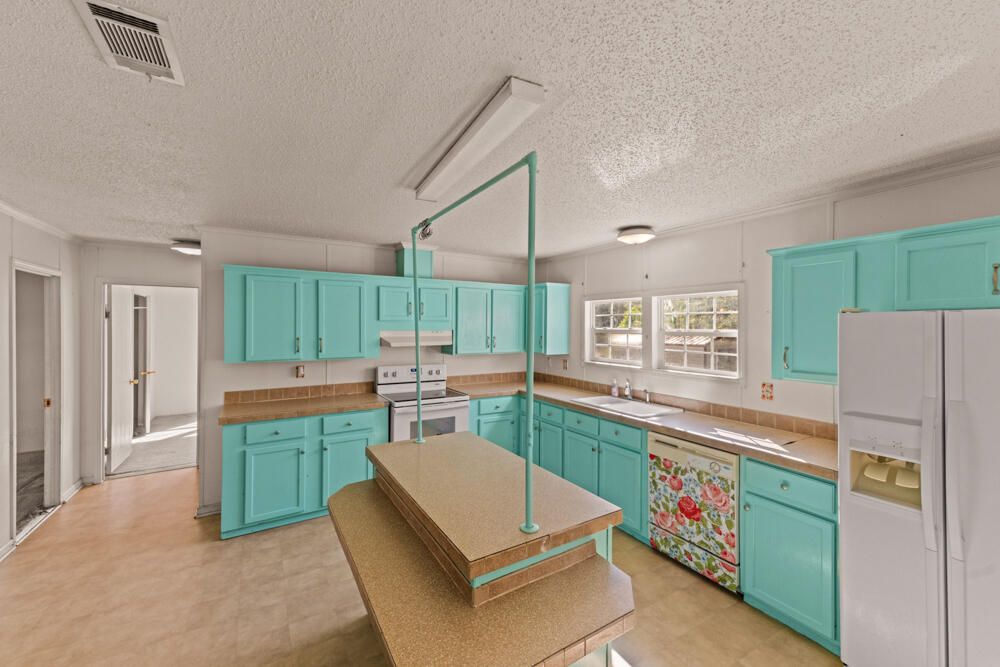 На продажу: $175,000 (3 спален, 2 ванн, 1920 Квадратных фут)