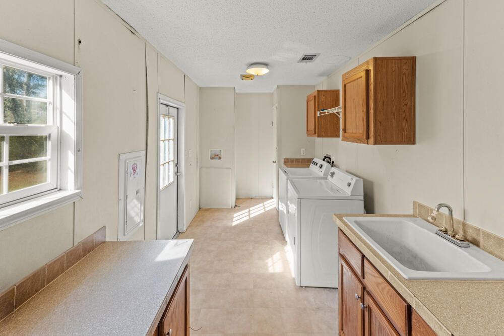 На продажу: $175,000 (3 спален, 2 ванн, 1920 Квадратных фут)