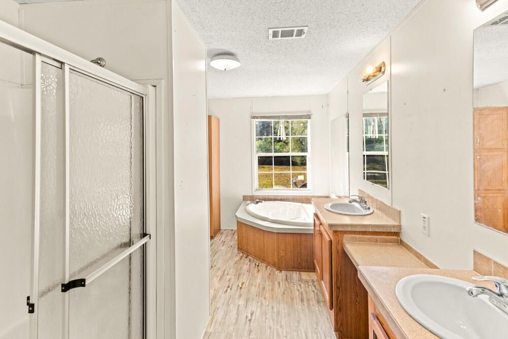 На продажу: $175,000 (3 спален, 2 ванн, 1920 Квадратных фут)