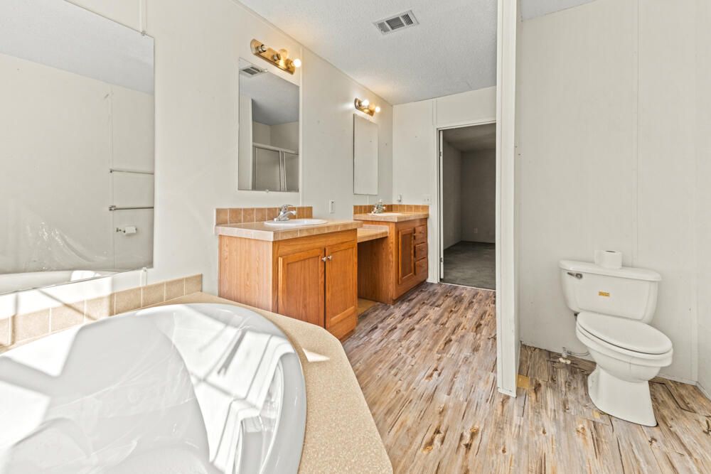 На продажу: $175,000 (3 спален, 2 ванн, 1920 Квадратных фут)