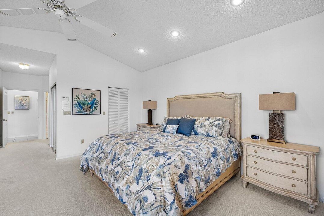 En Venta: $1,100,000 (3 camas, 2 baños, 2430 Pies cuadrados)