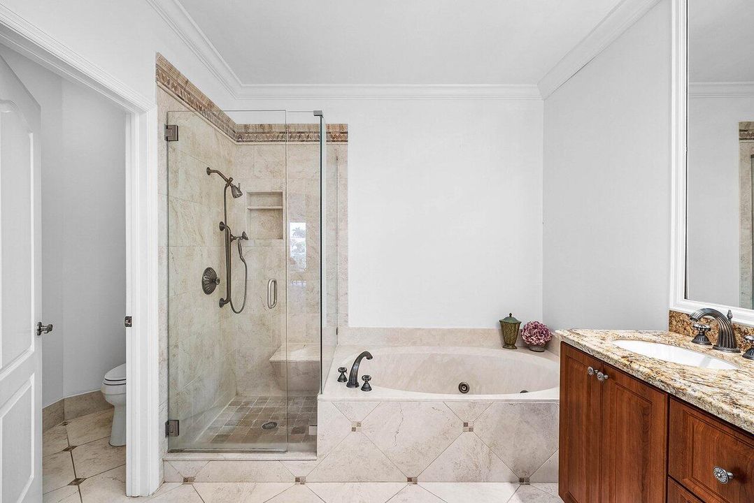 En Venta: $1,100,000 (3 camas, 2 baños, 2430 Pies cuadrados)