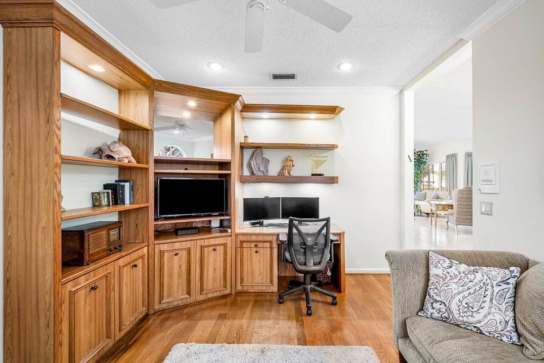 En Venta: $1,100,000 (3 camas, 2 baños, 2430 Pies cuadrados)