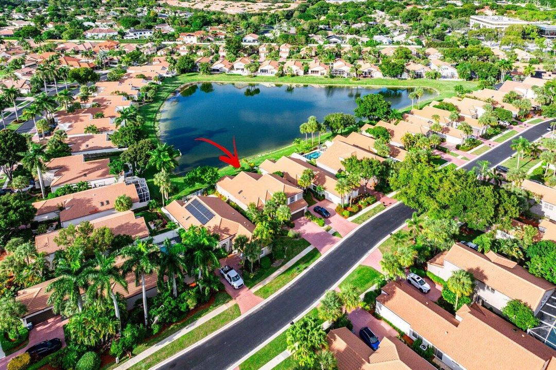 En Venta: $1,100,000 (3 camas, 2 baños, 2430 Pies cuadrados)