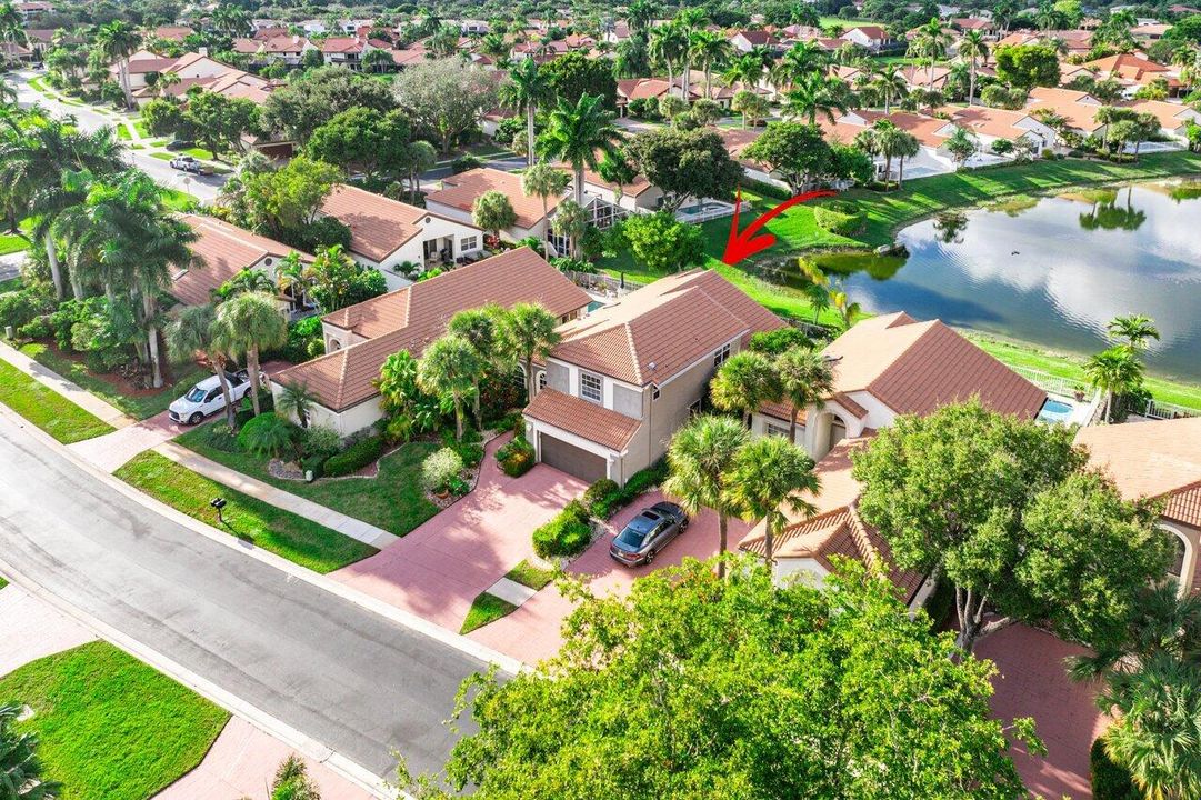 En Venta: $1,100,000 (3 camas, 2 baños, 2430 Pies cuadrados)