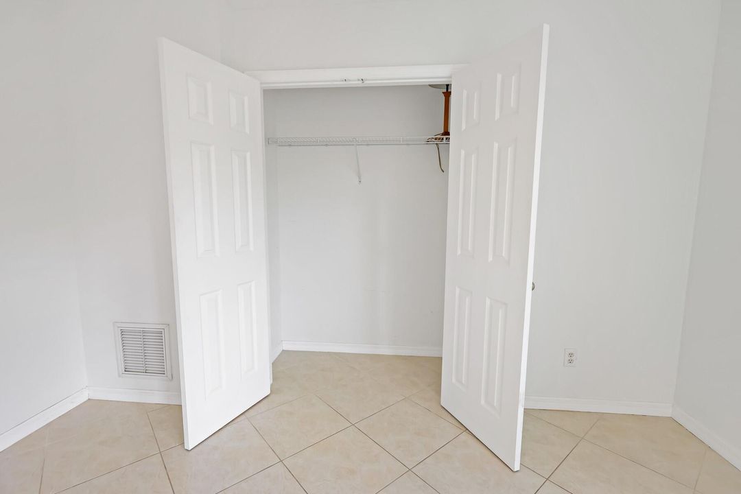 For Rent: $2,000 (2 beds, 2 baths, 1284 Square Feet)