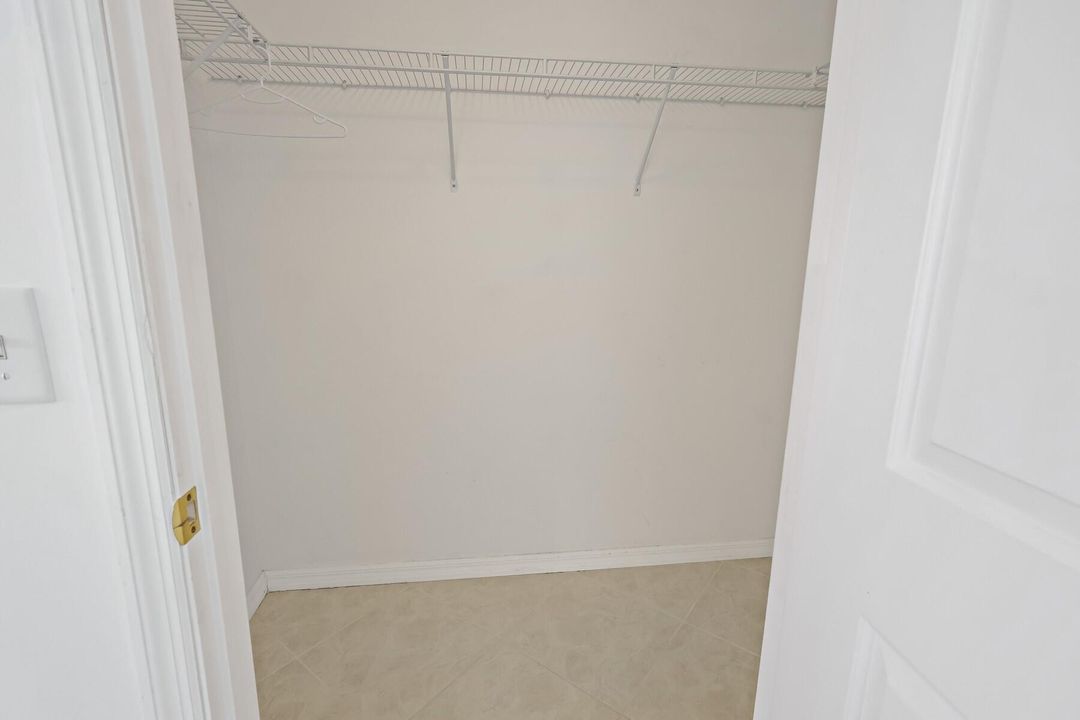 For Rent: $2,000 (2 beds, 2 baths, 1284 Square Feet)