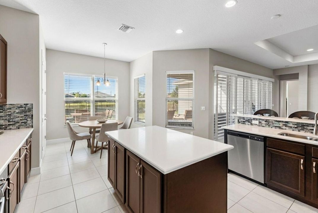 待售: $875,000 (3 贝兹, 3 浴室, 2753 平方英尺)