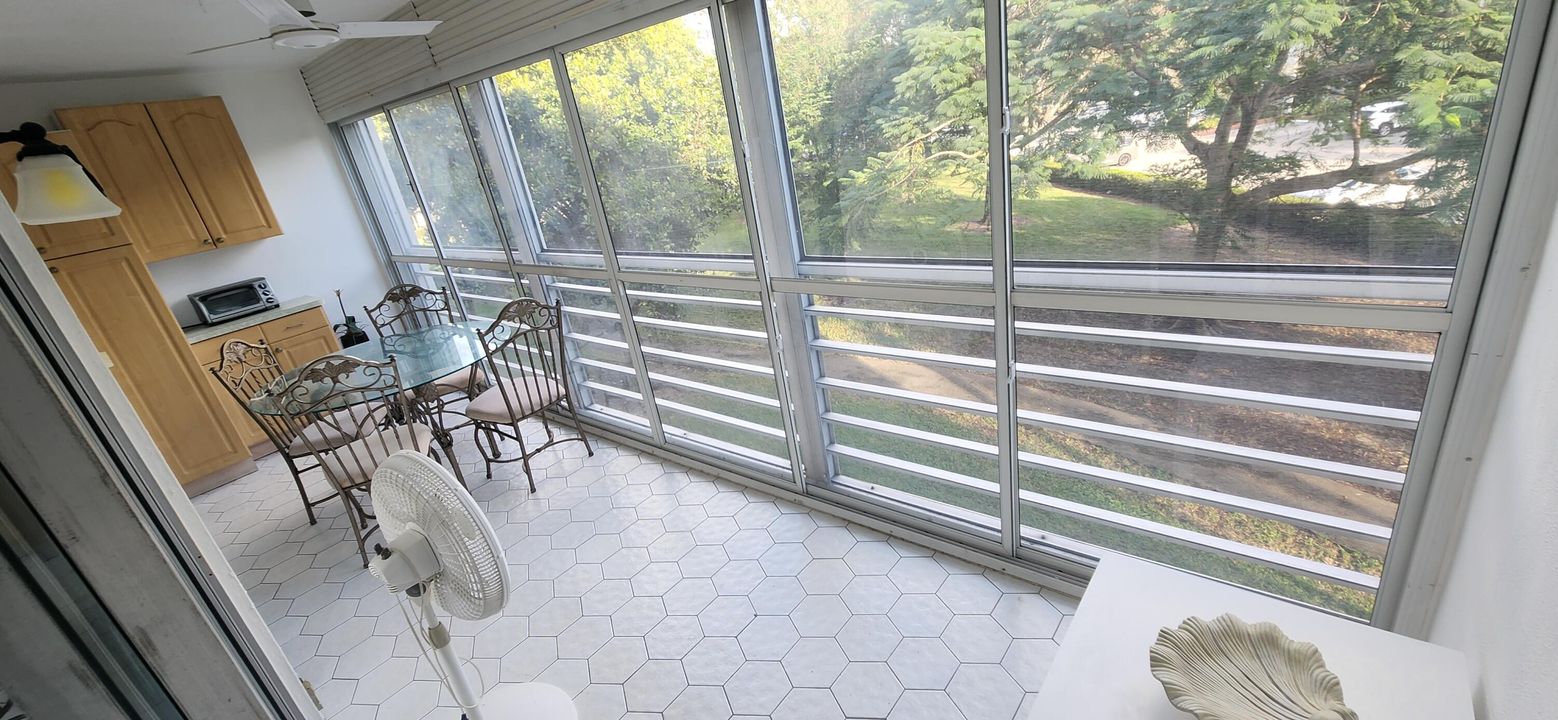 待售: $169,900 (2 贝兹, 2 浴室, 1156 平方英尺)