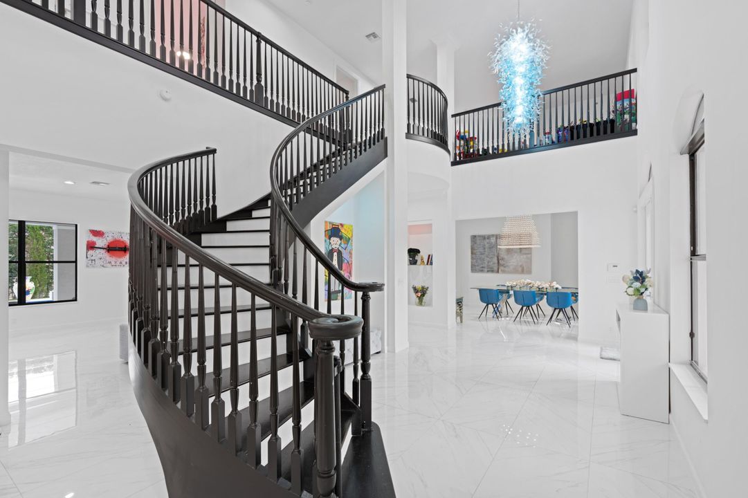 En Venta: $1,600,000 (6 camas, 4 baños, 4616 Pies cuadrados)