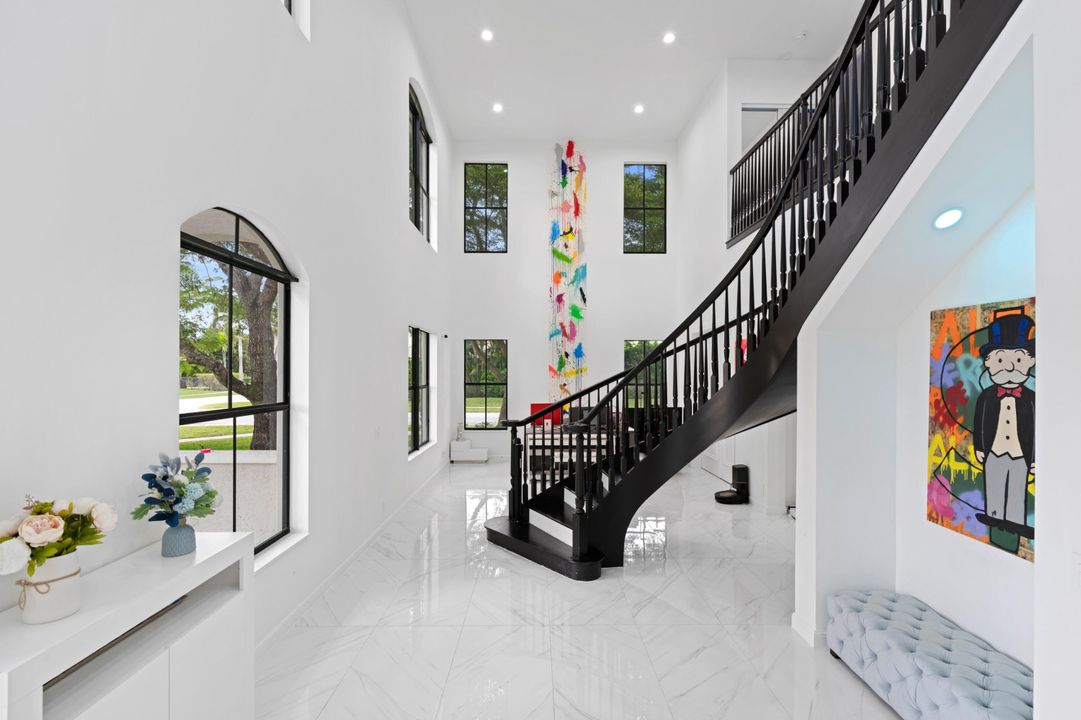 En Venta: $1,600,000 (6 camas, 4 baños, 4616 Pies cuadrados)