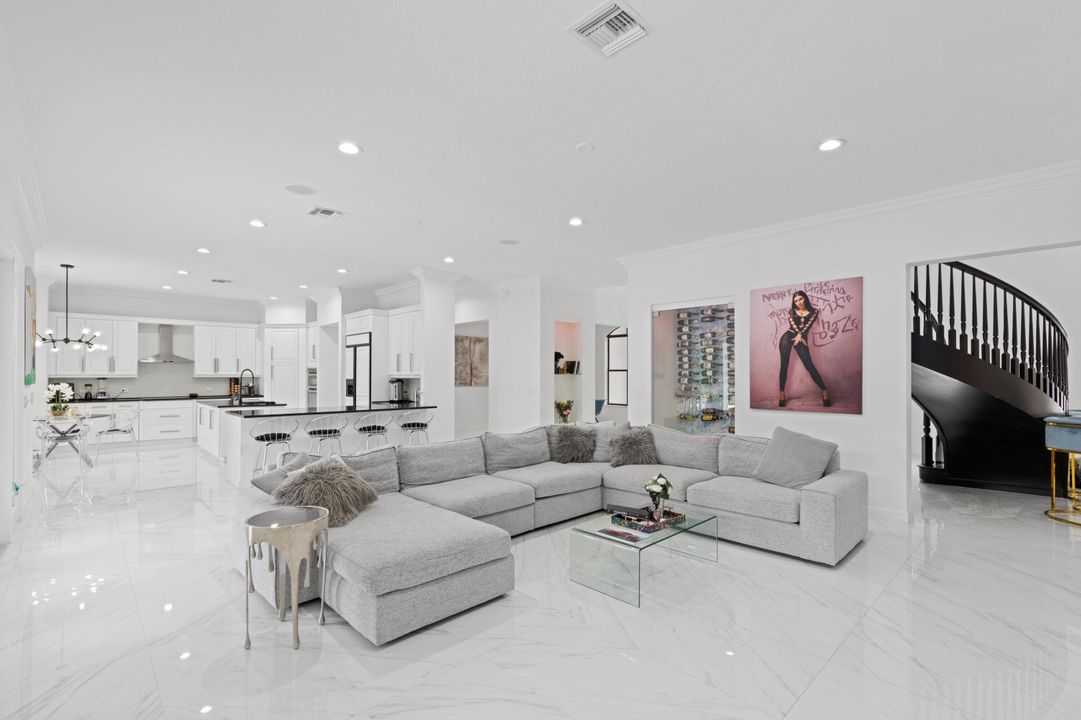 En Venta: $1,600,000 (6 camas, 4 baños, 4616 Pies cuadrados)