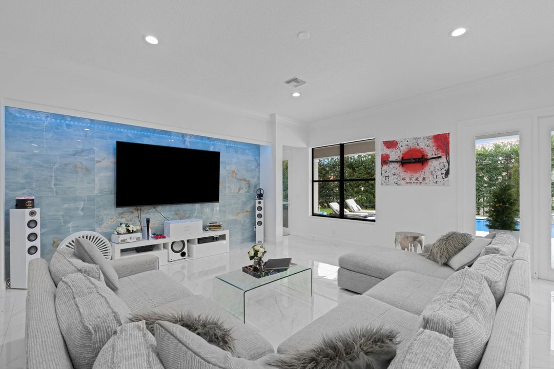 En Venta: $1,600,000 (6 camas, 4 baños, 4616 Pies cuadrados)