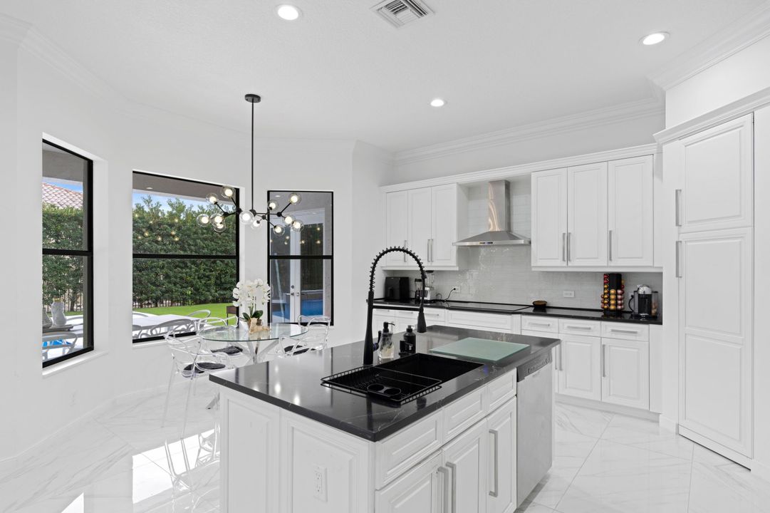 En Venta: $1,600,000 (6 camas, 4 baños, 4616 Pies cuadrados)