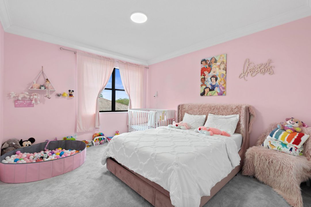 En Venta: $1,600,000 (6 camas, 4 baños, 4616 Pies cuadrados)