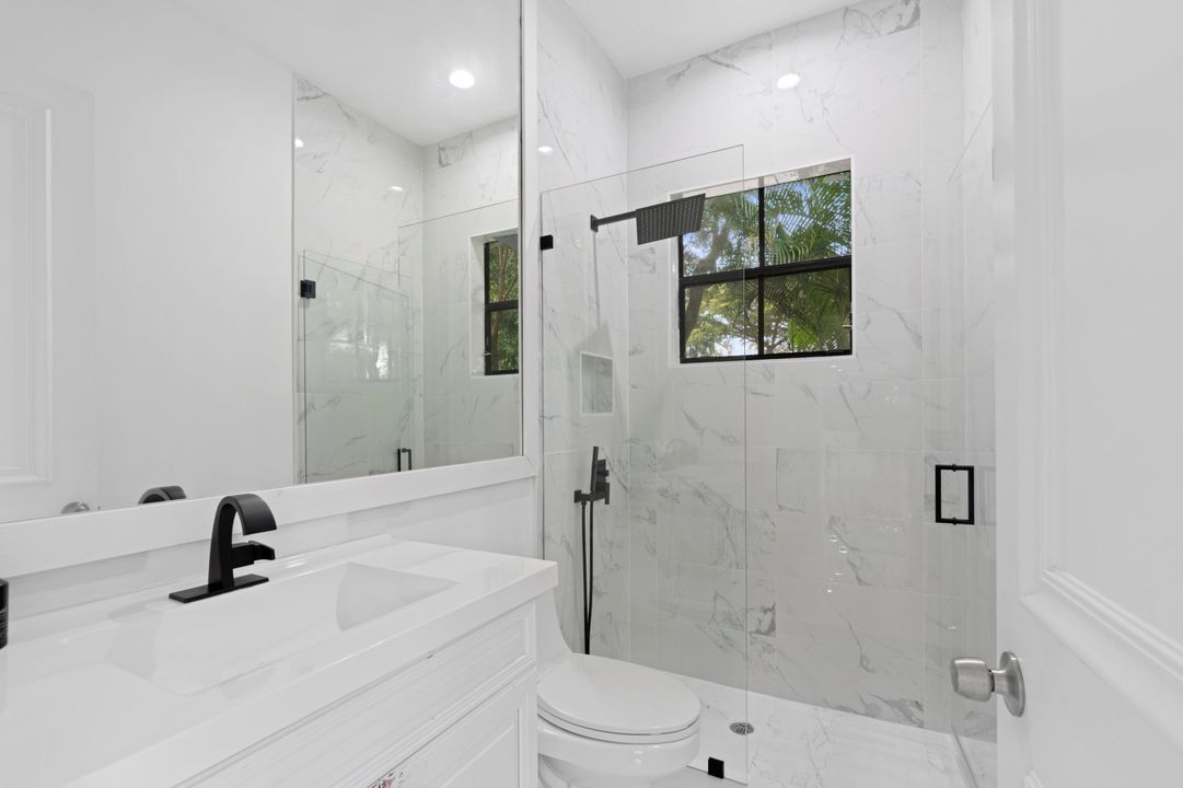 En Venta: $1,600,000 (6 camas, 4 baños, 4616 Pies cuadrados)