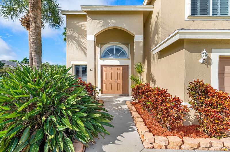 For Sale: $650,000 (4 beds, 2 baths, 2553 Square Feet)