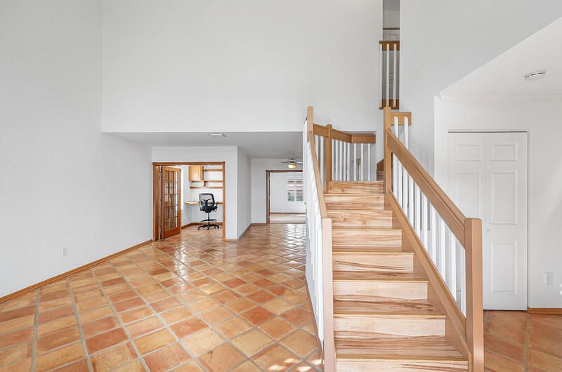 For Sale: $650,000 (4 beds, 2 baths, 2553 Square Feet)