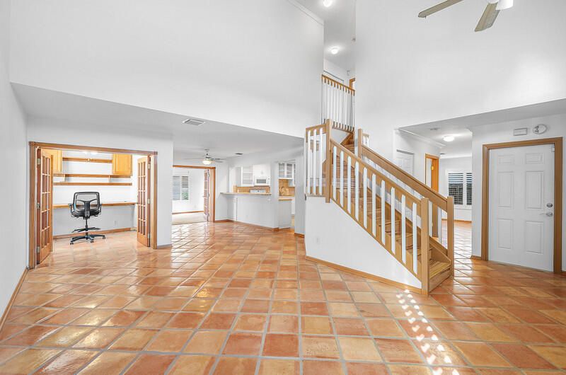 For Sale: $650,000 (4 beds, 2 baths, 2553 Square Feet)