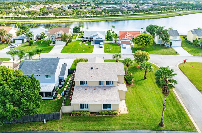 For Sale: $650,000 (4 beds, 2 baths, 2553 Square Feet)