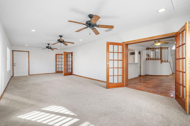 For Sale: $650,000 (4 beds, 2 baths, 2553 Square Feet)