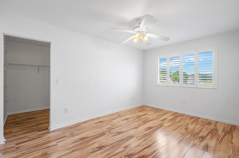 For Sale: $650,000 (4 beds, 2 baths, 2553 Square Feet)