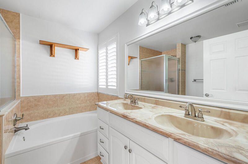 For Sale: $650,000 (4 beds, 2 baths, 2553 Square Feet)