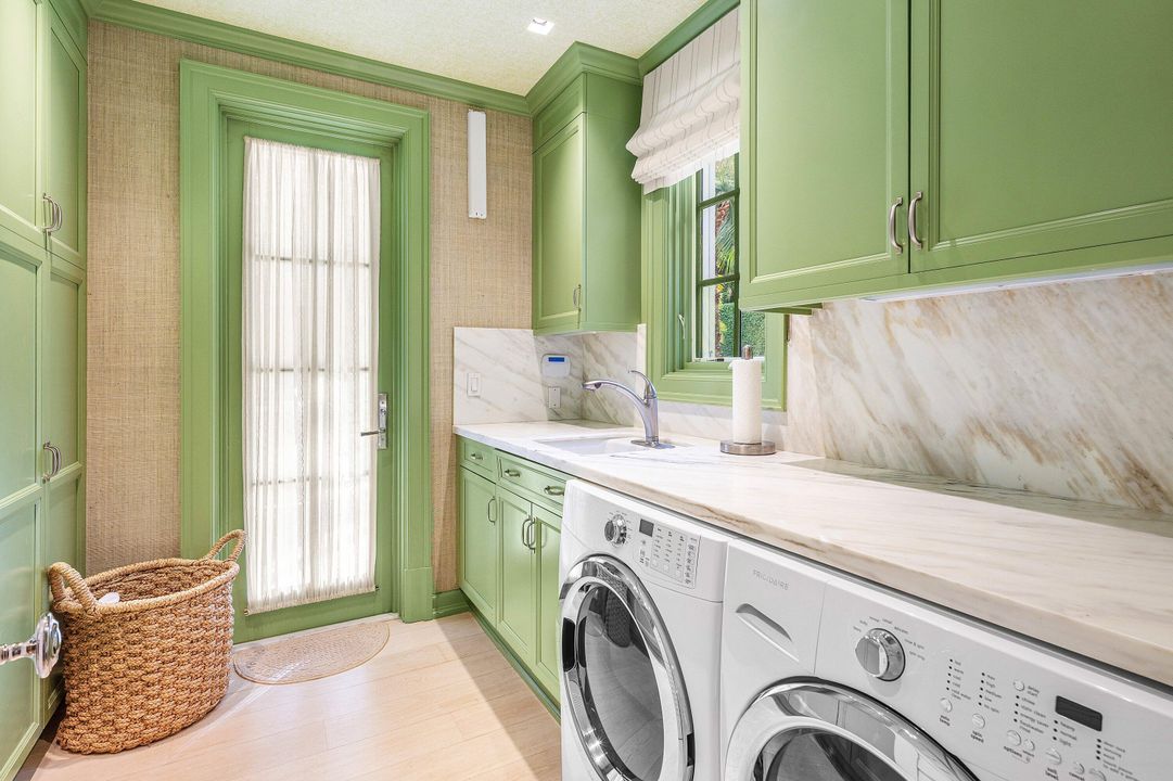 For Sale: $17,750,000 (5 beds, 6 baths, 5548 Square Feet)