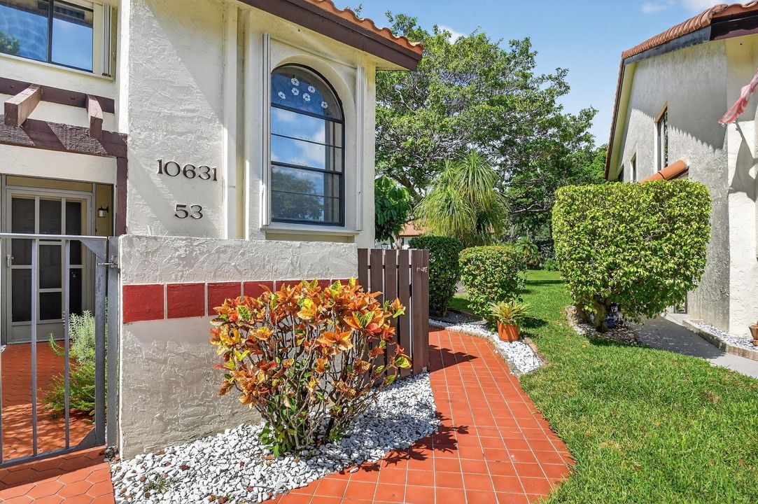 En Venta: $265,000 (2 camas, 2 baños, 1385 Pies cuadrados)