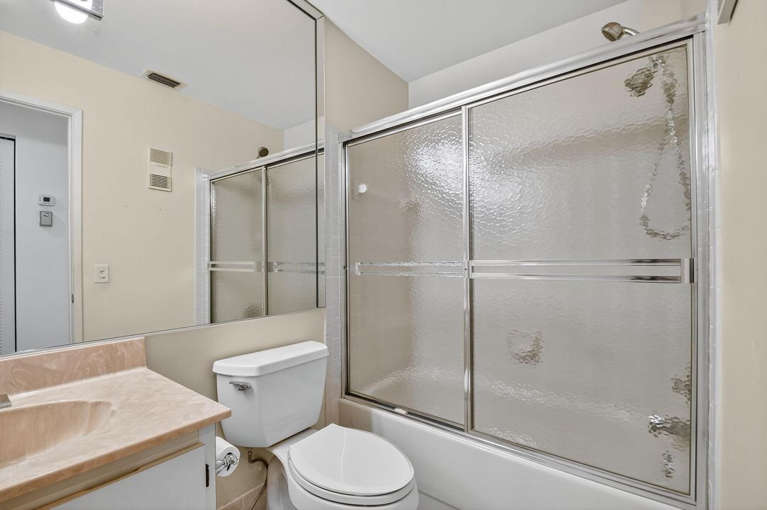 En Venta: $265,000 (2 camas, 2 baños, 1385 Pies cuadrados)