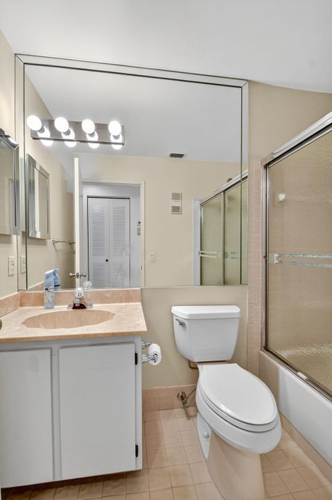 En Venta: $265,000 (2 camas, 2 baños, 1385 Pies cuadrados)