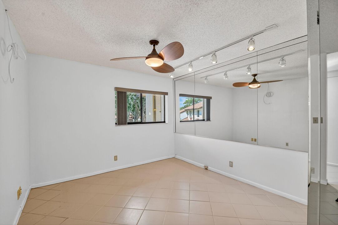 En Venta: $265,000 (2 camas, 2 baños, 1385 Pies cuadrados)