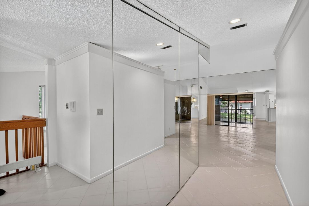 En Venta: $265,000 (2 camas, 2 baños, 1385 Pies cuadrados)