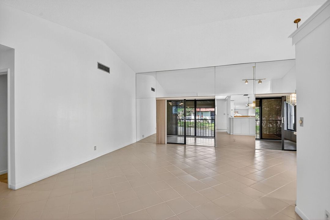 En Venta: $265,000 (2 camas, 2 baños, 1385 Pies cuadrados)