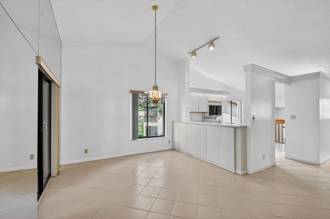 En Venta: $265,000 (2 camas, 2 baños, 1385 Pies cuadrados)