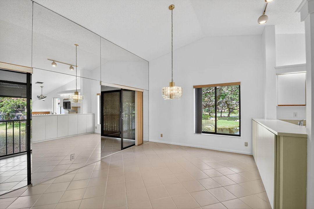 En Venta: $265,000 (2 camas, 2 baños, 1385 Pies cuadrados)