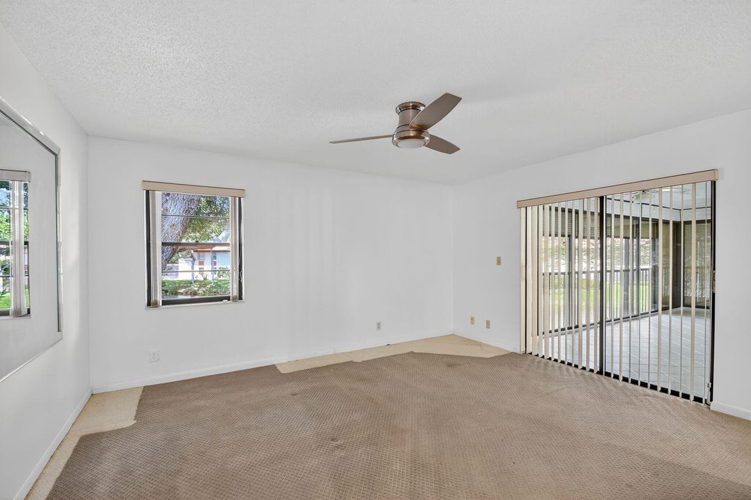 En Venta: $265,000 (2 camas, 2 baños, 1385 Pies cuadrados)