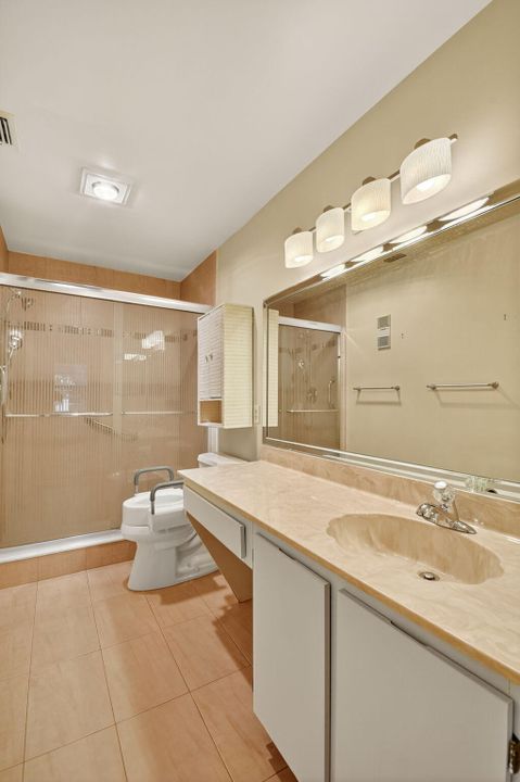 En Venta: $265,000 (2 camas, 2 baños, 1385 Pies cuadrados)