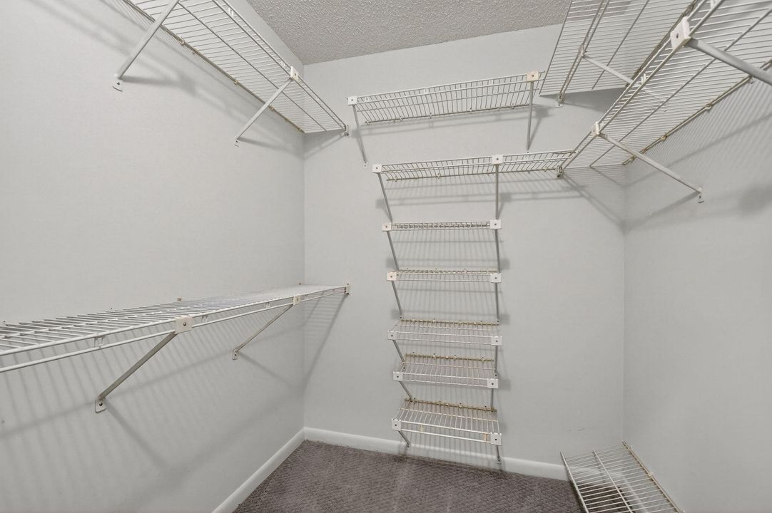 En Venta: $265,000 (2 camas, 2 baños, 1385 Pies cuadrados)