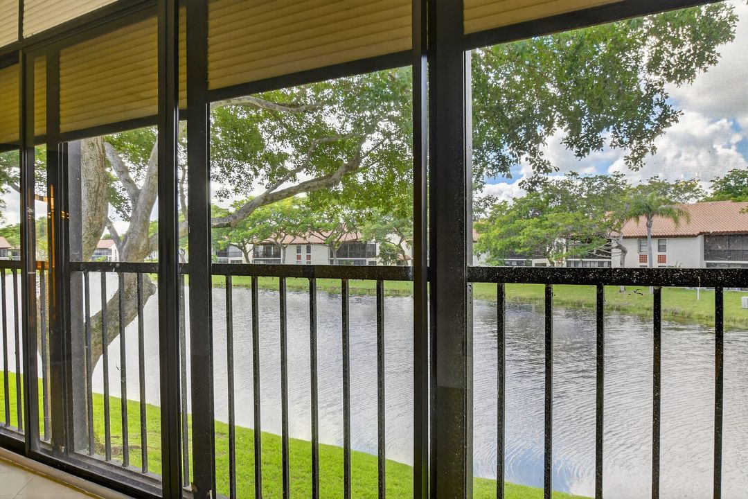 En Venta: $265,000 (2 camas, 2 baños, 1385 Pies cuadrados)