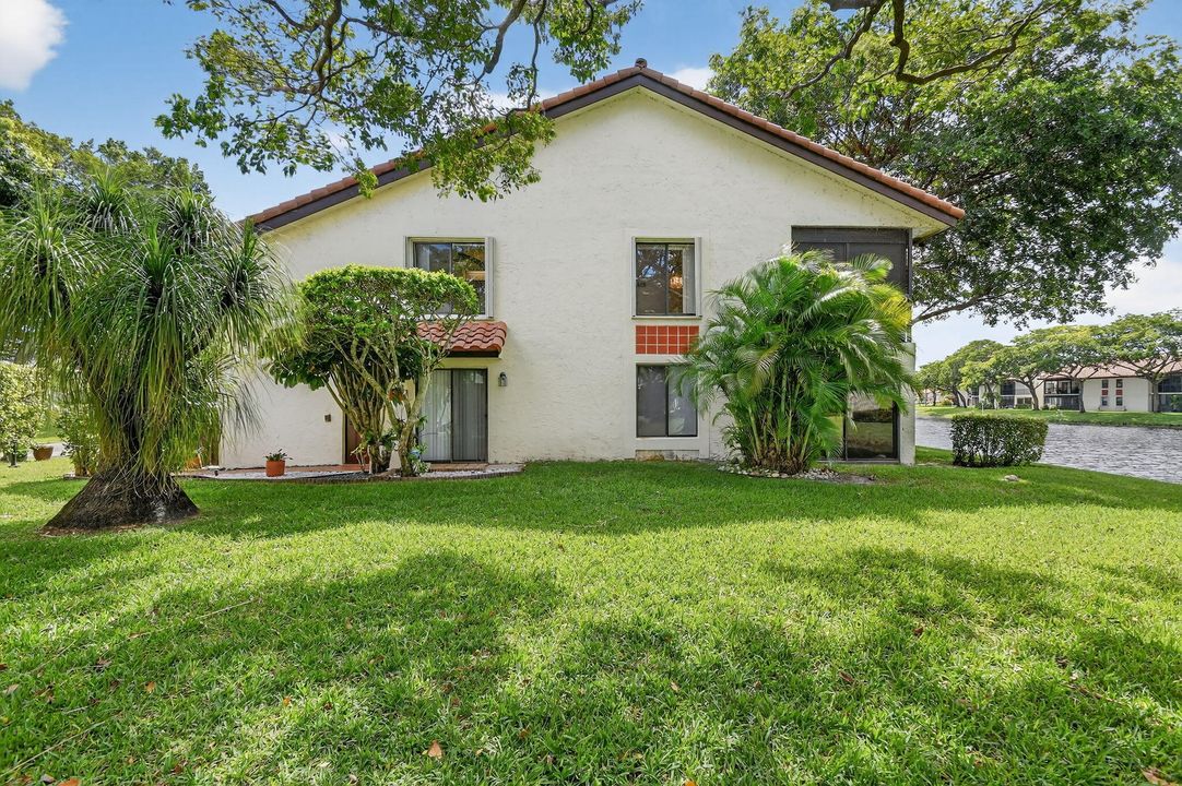 En Venta: $265,000 (2 camas, 2 baños, 1385 Pies cuadrados)