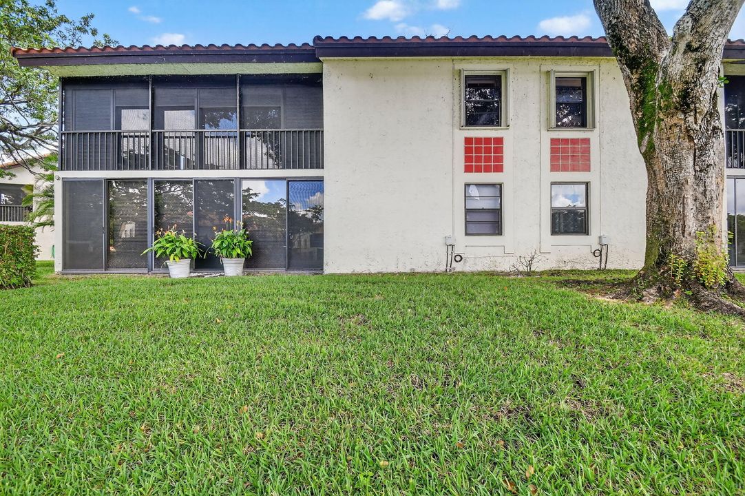 En Venta: $265,000 (2 camas, 2 baños, 1385 Pies cuadrados)