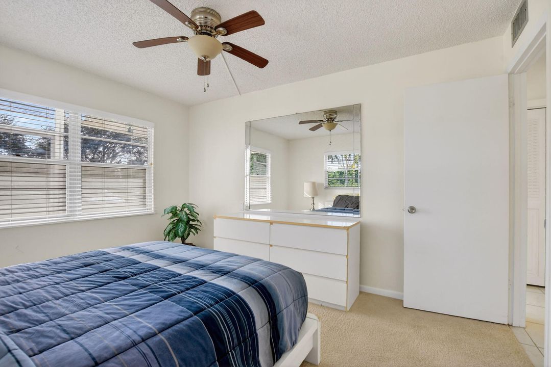 待售: $105,000 (2 贝兹, 1 浴室, 840 平方英尺)