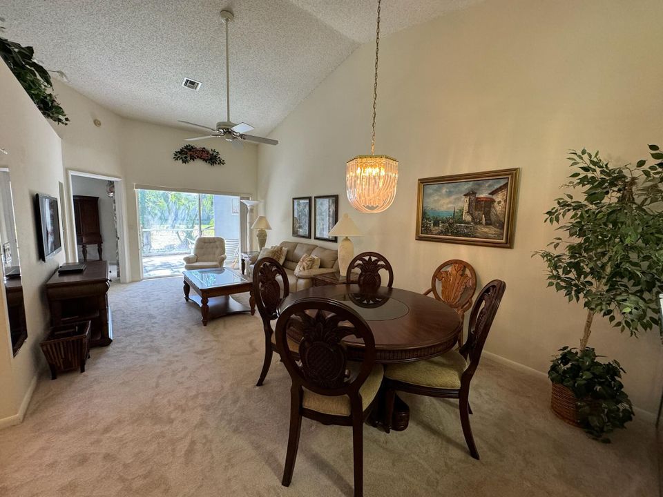 For Sale: $339,000 (2 beds, 2 baths, 1175 Square Feet)