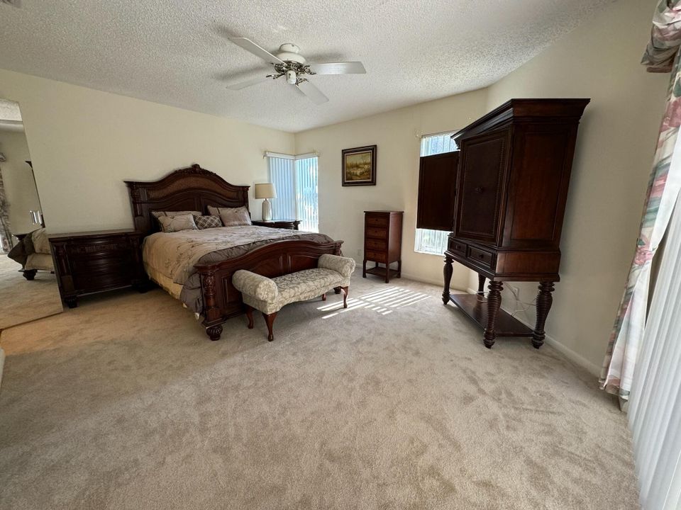 For Sale: $339,000 (2 beds, 2 baths, 1175 Square Feet)