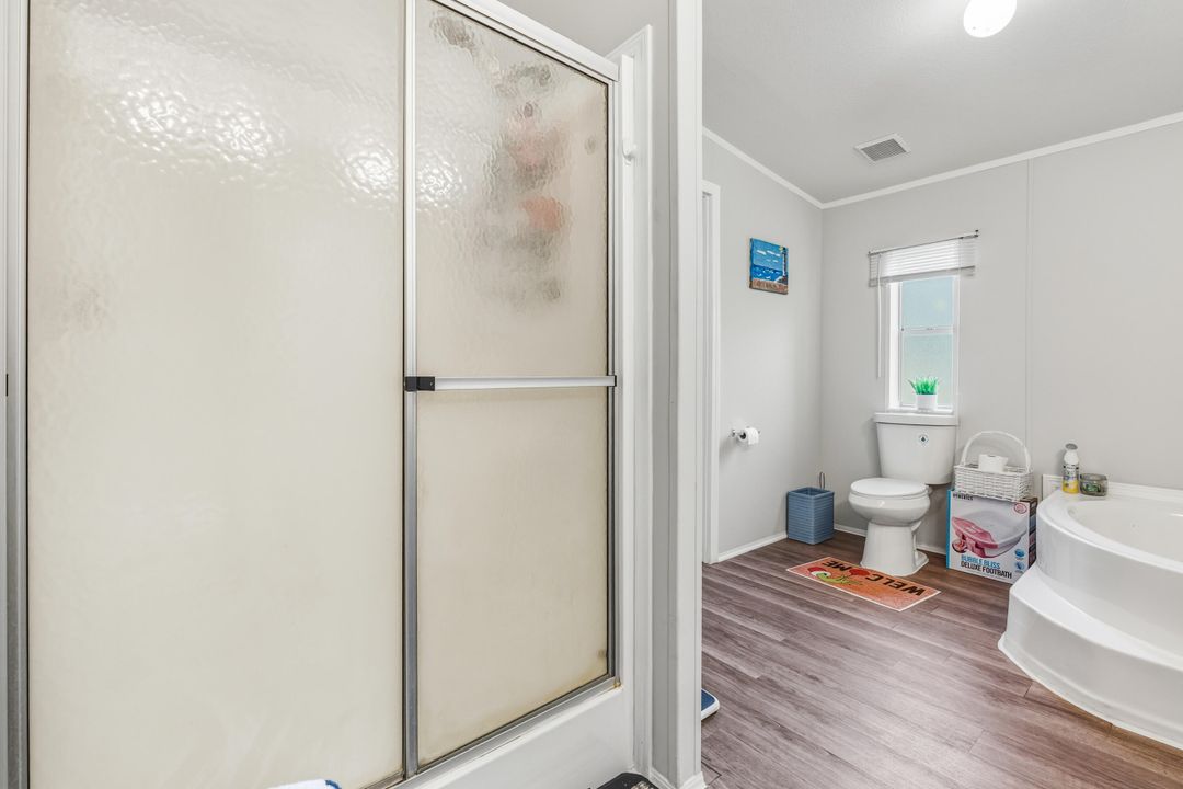 For Sale: $265,000 (3 beds, 2 baths, 1296 Square Feet)