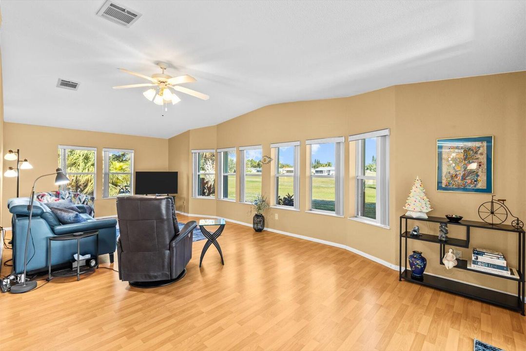 For Sale: $195,000 (3 beds, 2 baths, 1823 Square Feet)