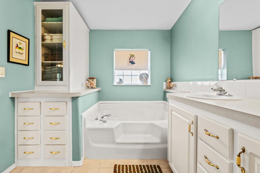 For Sale: $195,000 (3 beds, 2 baths, 1823 Square Feet)