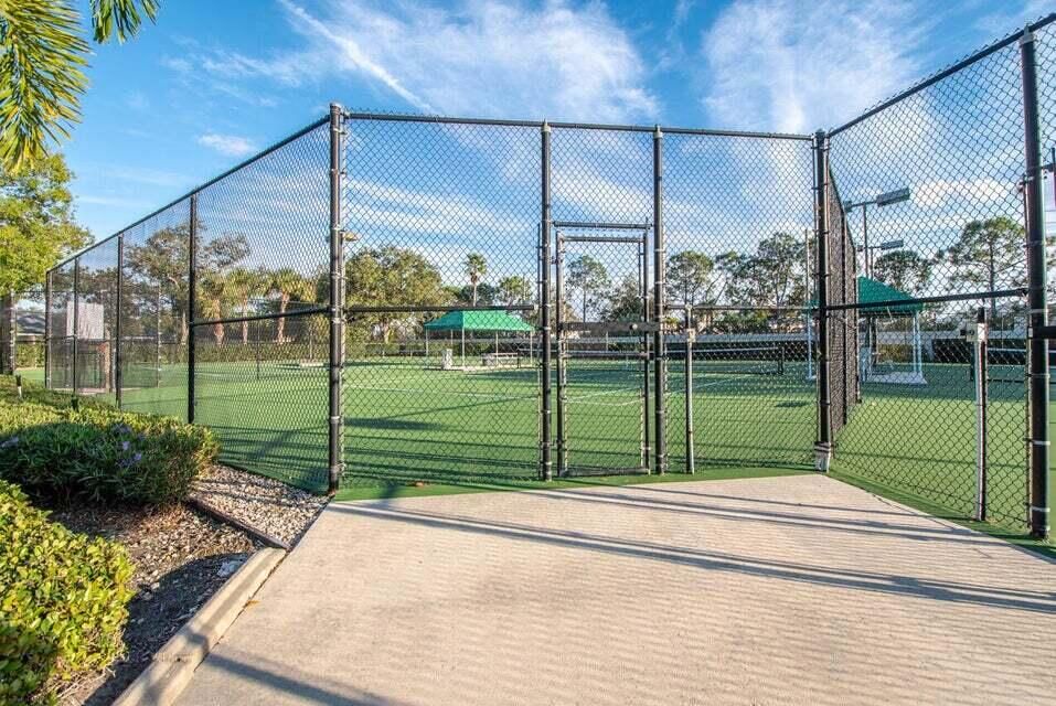 For Sale: $309,900 (2 beds, 2 baths, 1525 Square Feet)