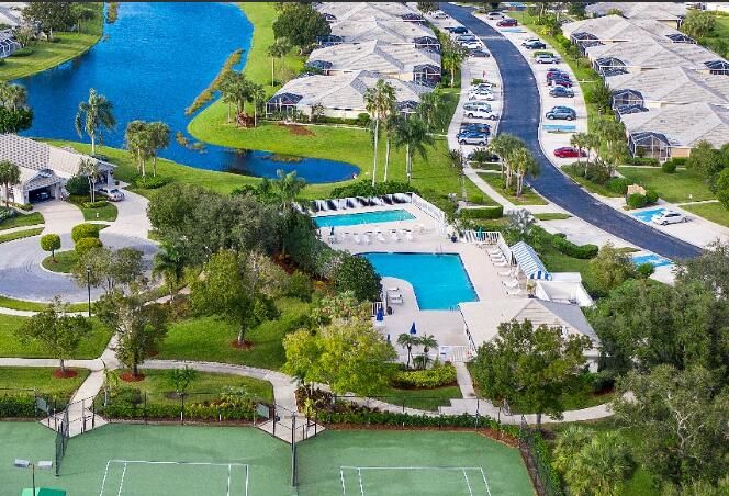 For Sale: $309,900 (2 beds, 2 baths, 1525 Square Feet)